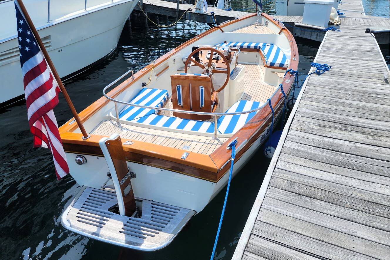 A photo of this 2007 Flanders Bay LAUNCH 27