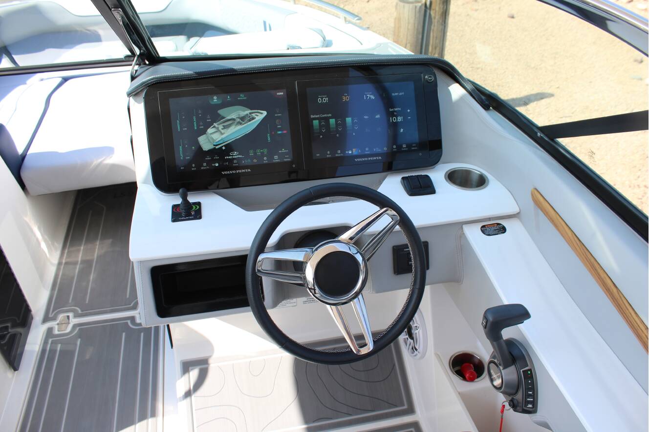 A photo of this 2026 Regal LS9 Surf Ultimate