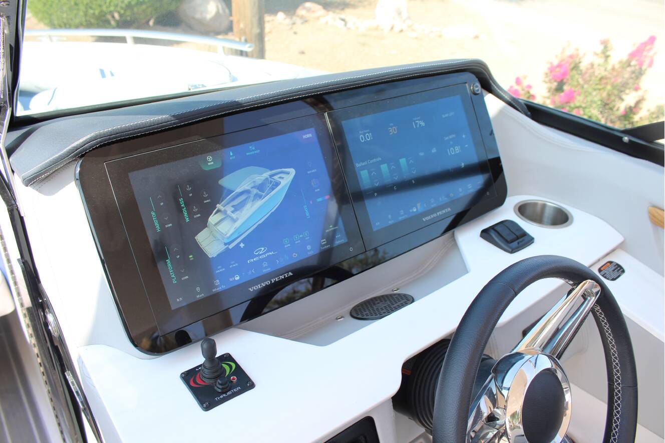 A photo of this 2026 Regal LS9 Surf Ultimate