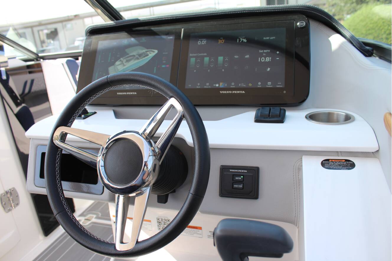 A photo of this 2026 Regal LS9 Surf Ultimate