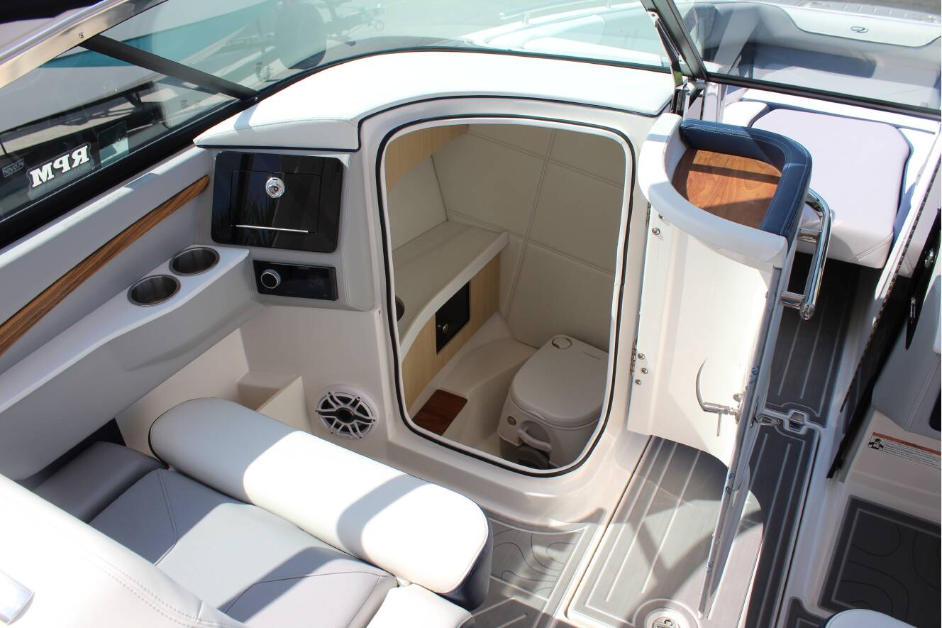 A photo of this 2026 Regal LS9 Surf Ultimate