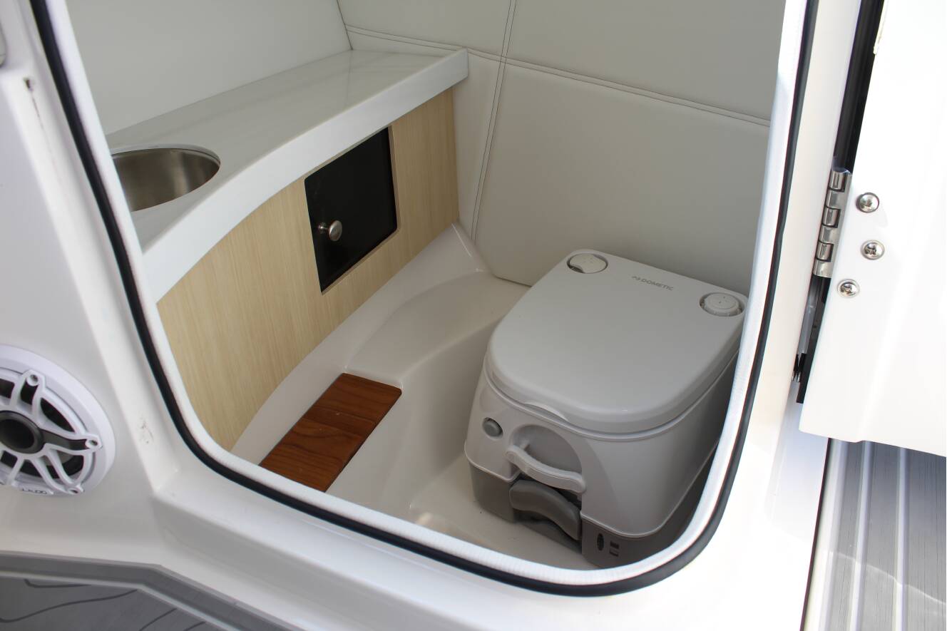 A photo of this 2026 Regal LS9 Surf Ultimate