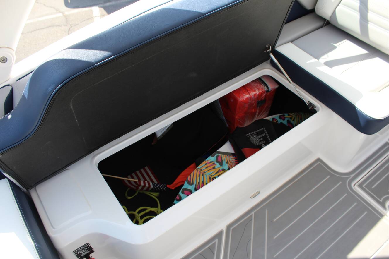 A photo of this 2026 Regal LS9 Surf Ultimate