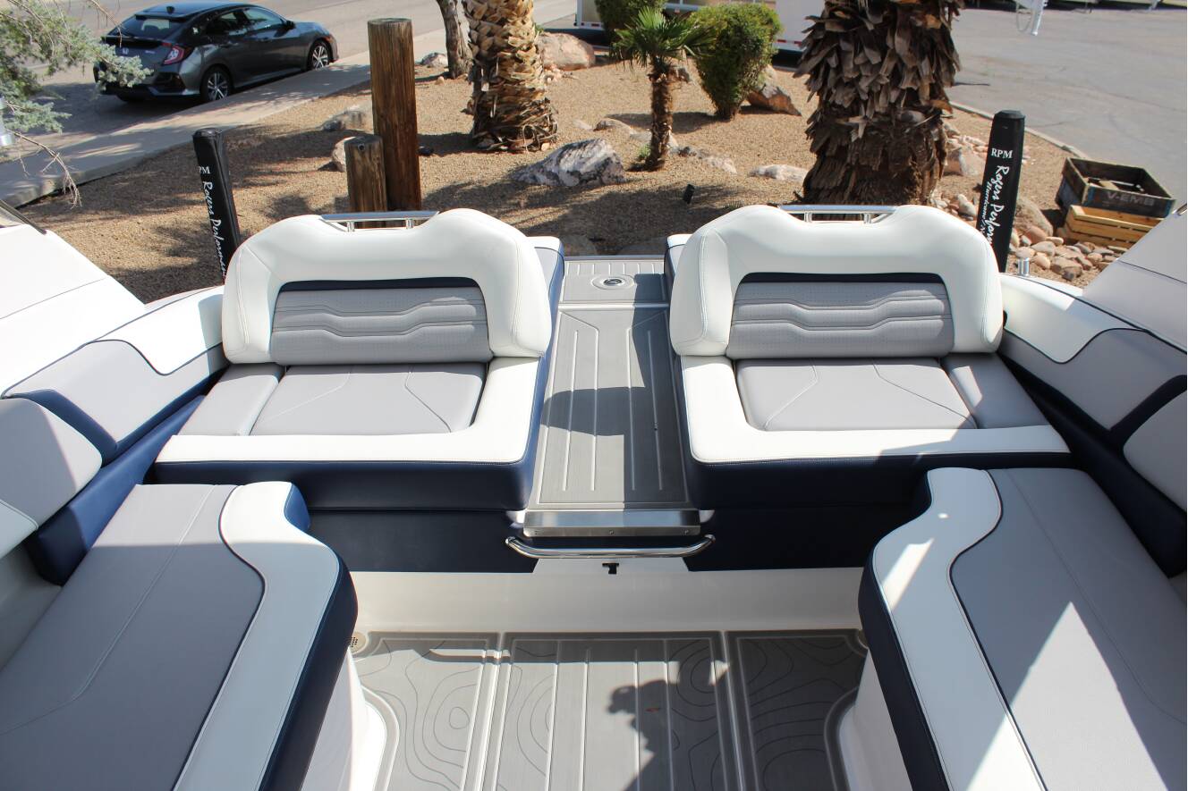 A photo of this 2026 Regal LS9 Surf Ultimate