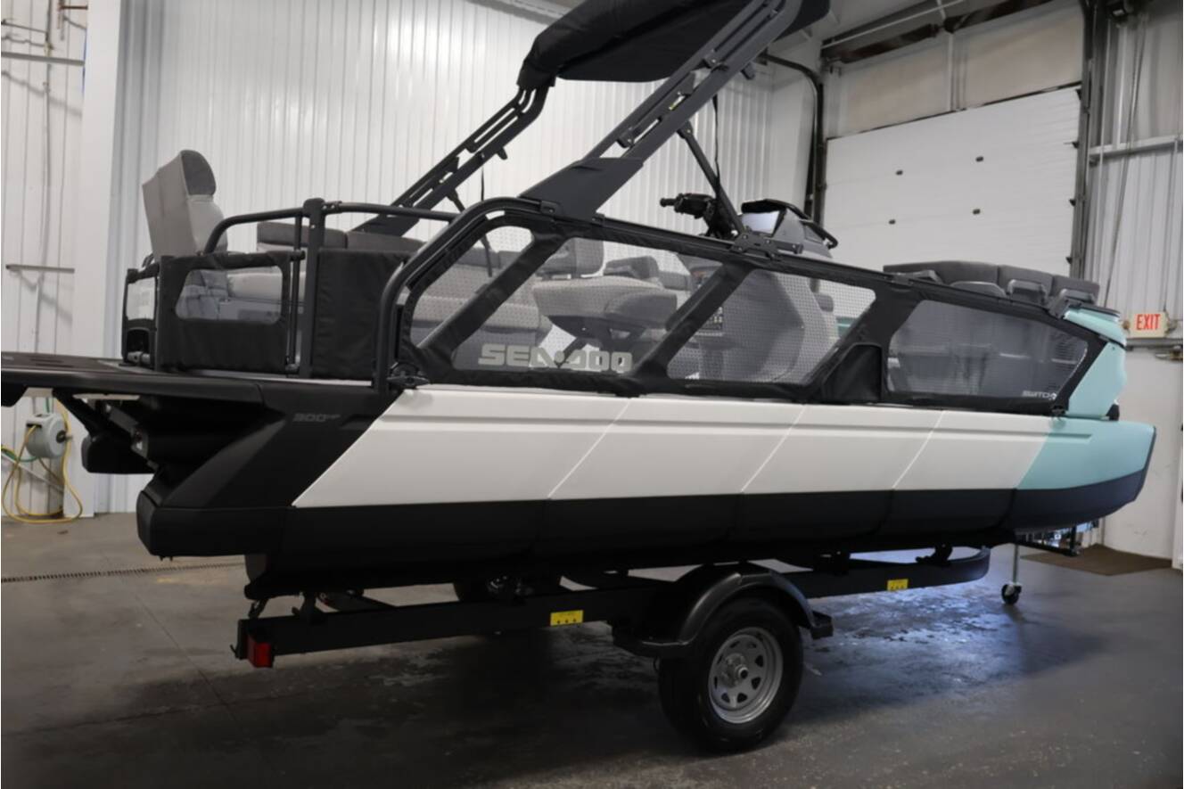 A photo of this 2026 Sea-Doo Switch Cruise 21 - 300 hp - Tech Painted