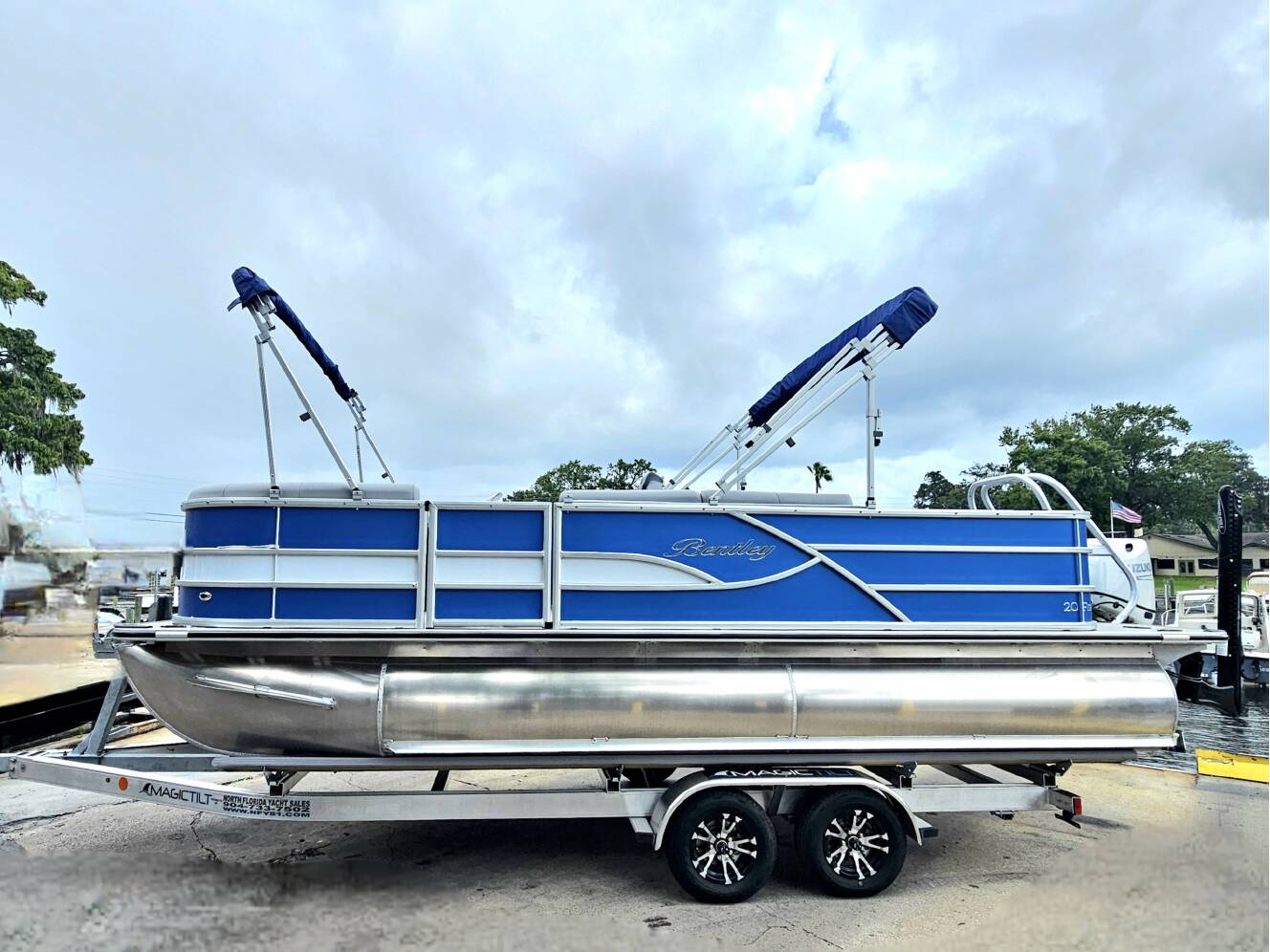 A photo of this 2026 Bentley Pontoons 203 Fish-N-Cruise