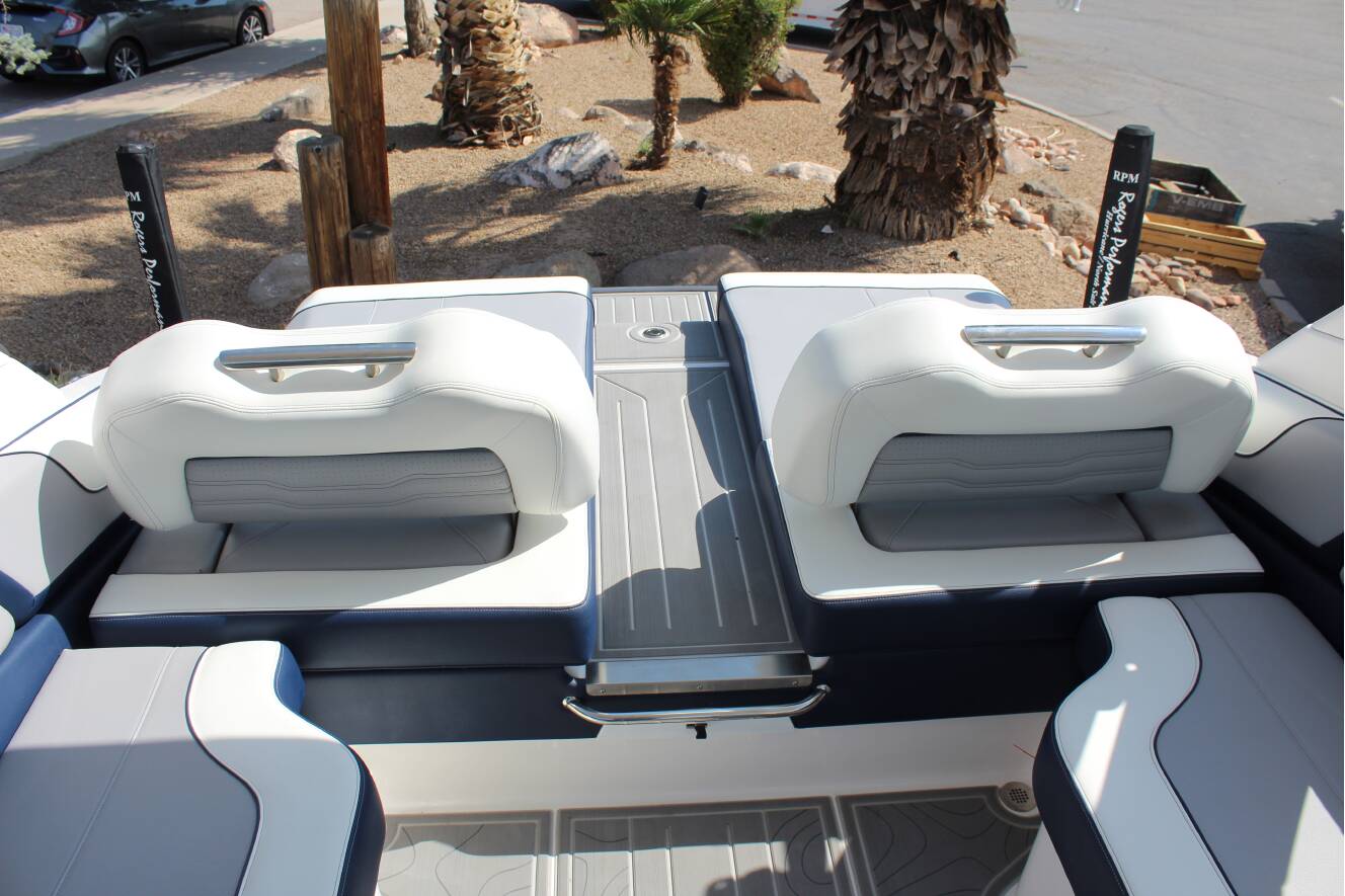 A photo of this 2026 Regal LS9 Surf Ultimate