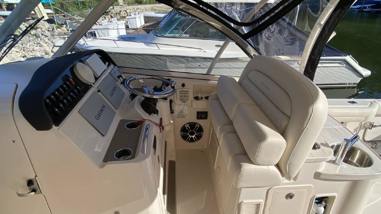 A photo of this 2021 Grady-White Freedom 335