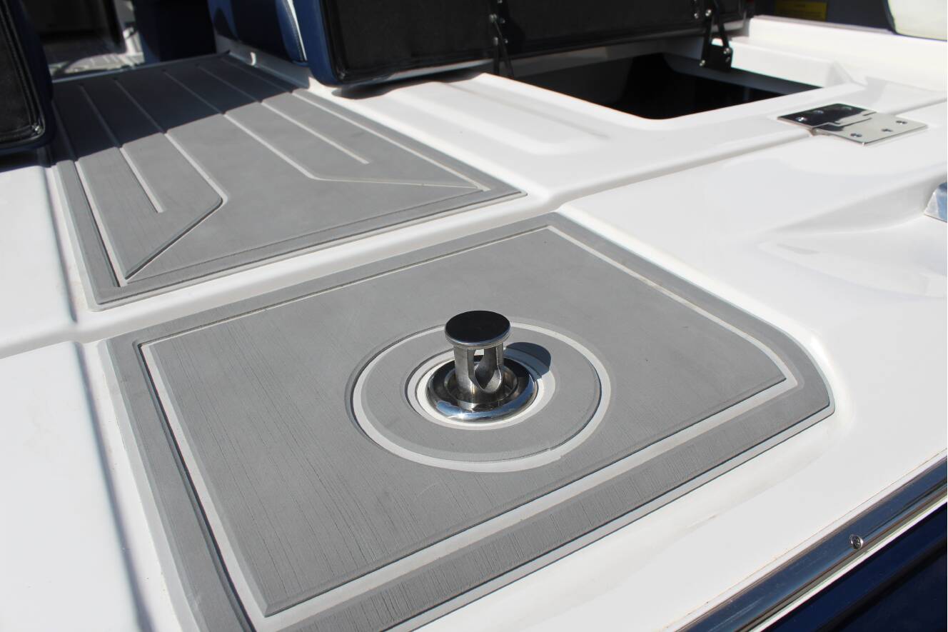 A photo of this 2026 Regal LS9 Surf Ultimate