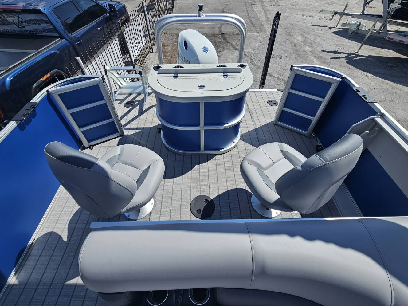 A photo of this 2026 Bentley Pontoons 203 Fish-N-Cruise