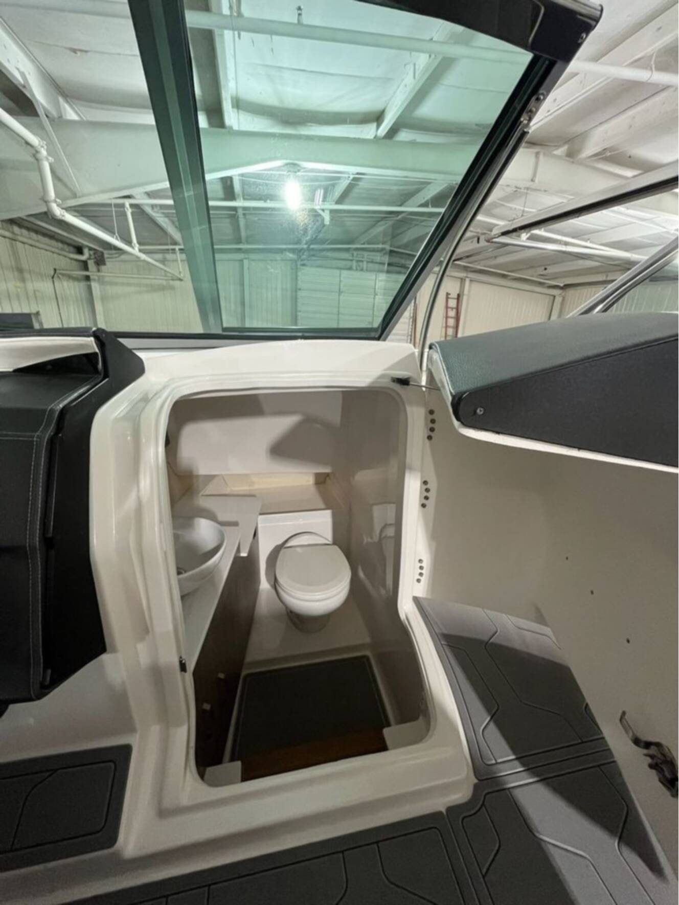 A photo of this 2022 Regal 33 OBX