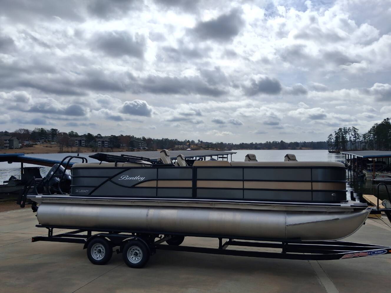 A photo of this 2026 Bentley Pontoons Legacy 240 DL Navigator