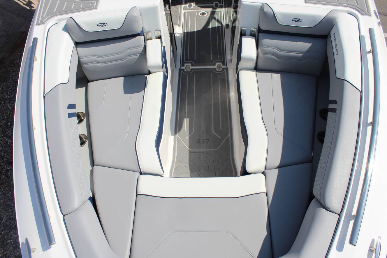 A photo of this 2026 Regal LS9 Surf Ultimate
