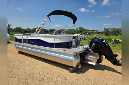 2026 Barletta Boats ARIA A22QC/TT NAN in dubuque IA