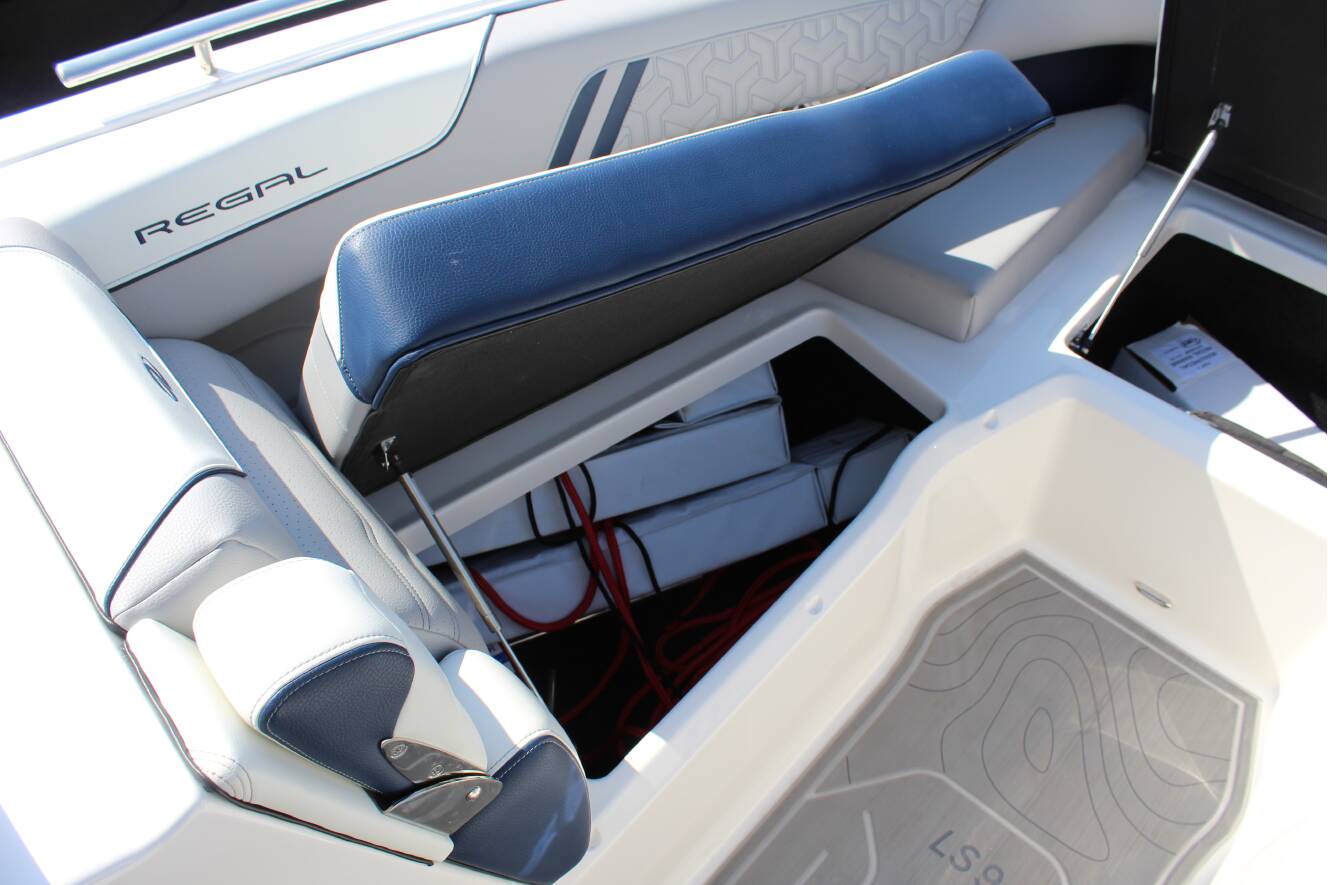 A photo of this 2026 Regal LS9 Surf Ultimate