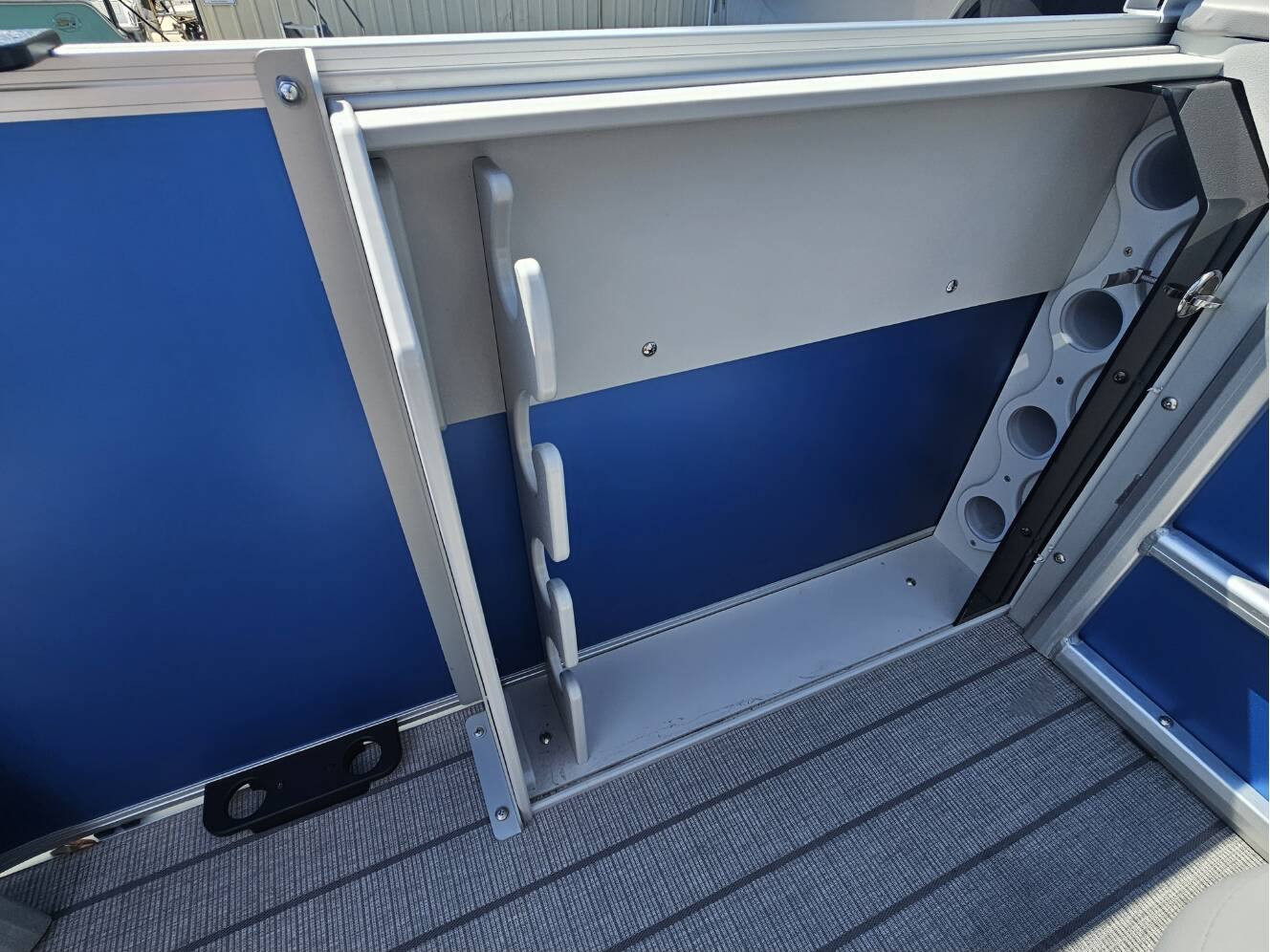 A photo of this 2026 Bentley Pontoons 203 Fish-N-Cruise