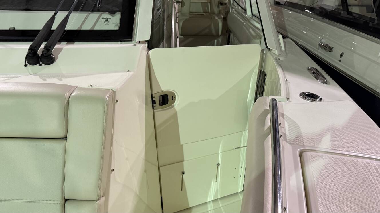 A photo of this 2021 Boston Whaler 380 Realm