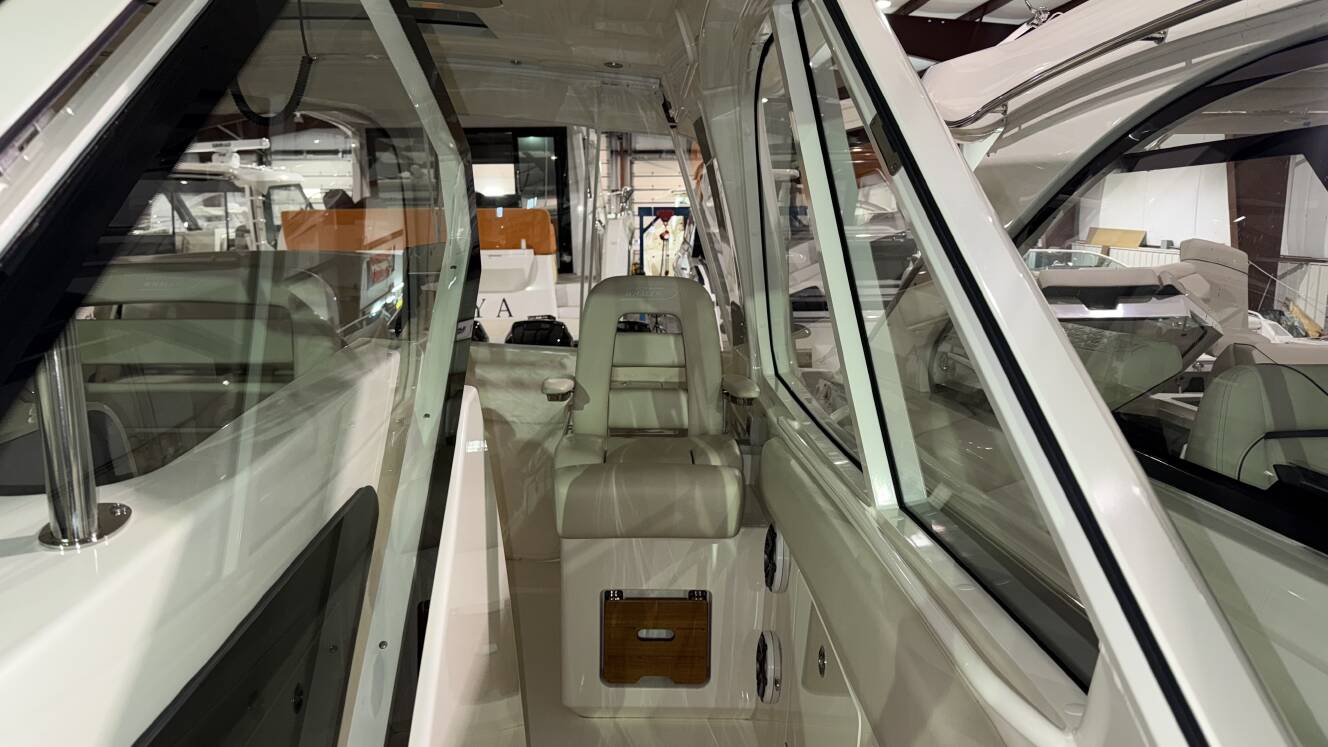 A photo of this 2021 Boston Whaler 380 Realm