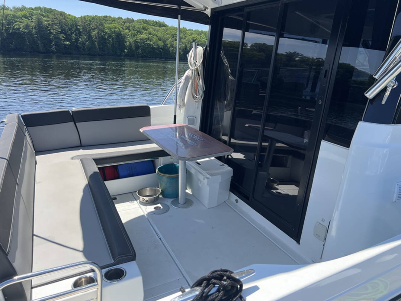 A photo of this 2020 Jeanneau NC 1095