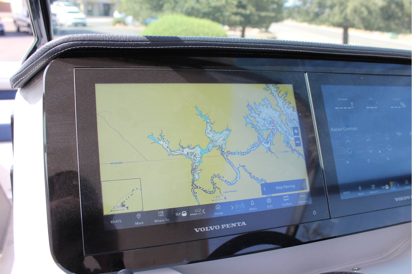 A photo of this 2026 Regal LS9 Surf Ultimate