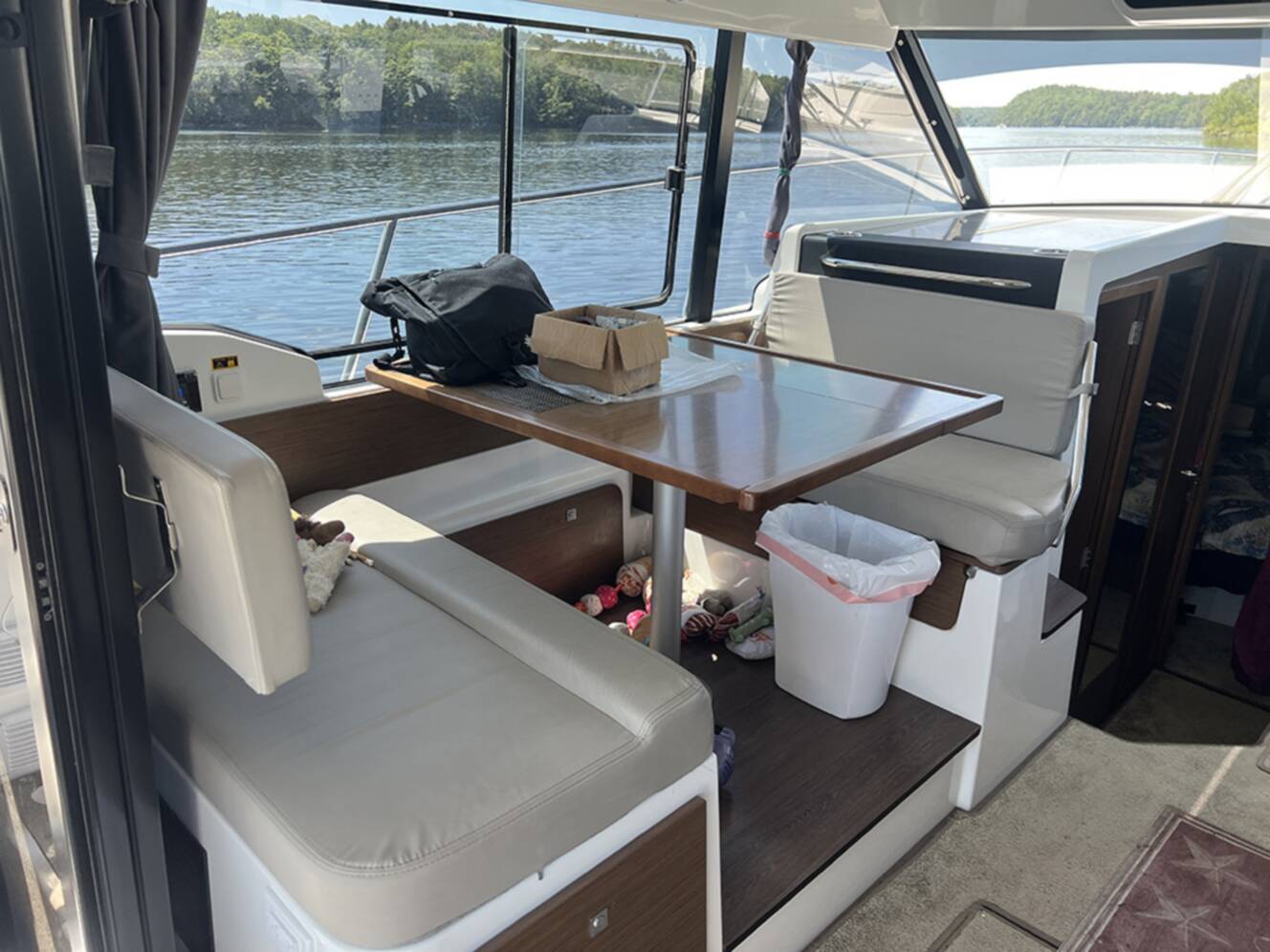 A photo of this 2020 Jeanneau NC 1095