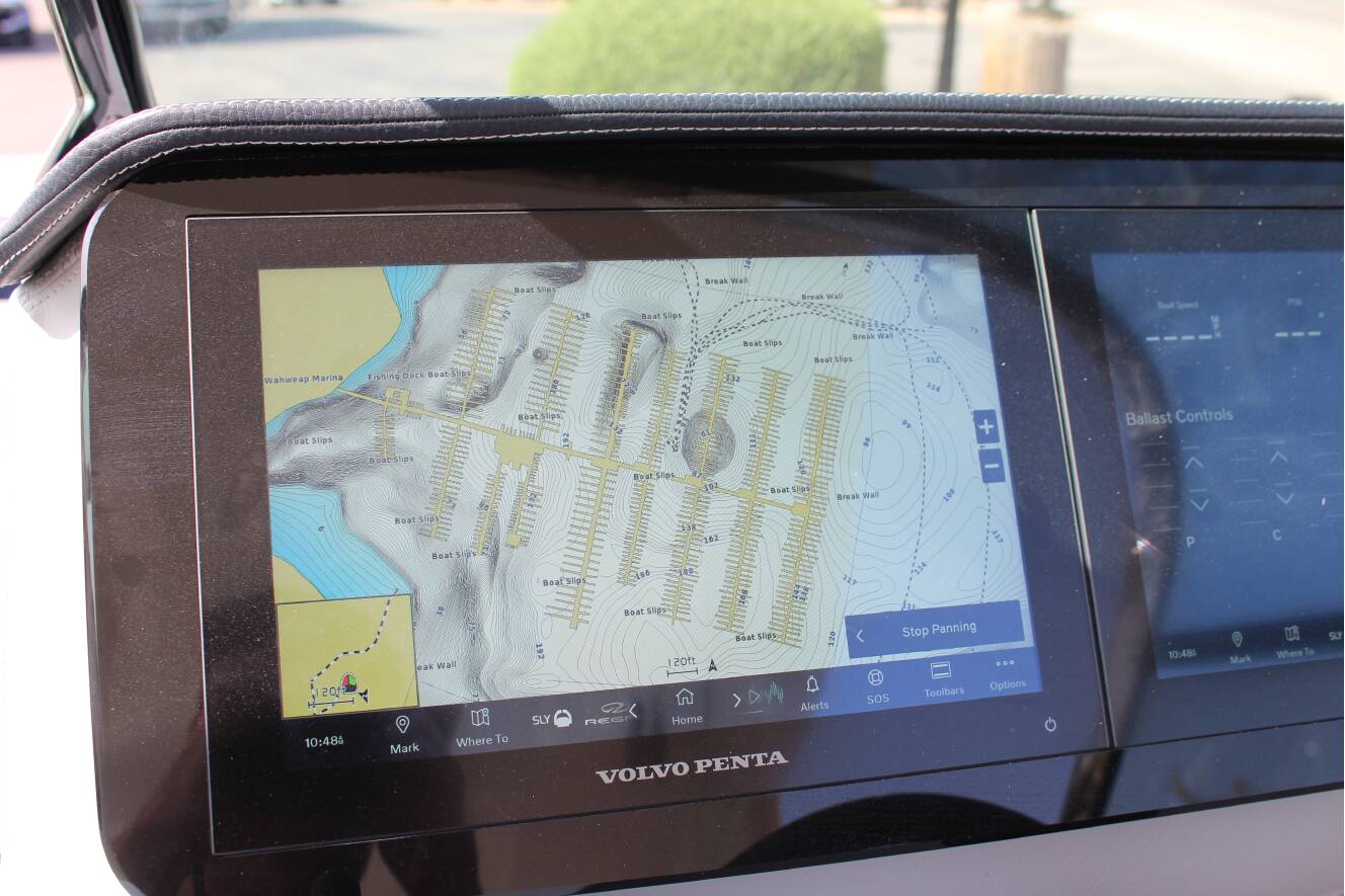 A photo of this 2026 Regal LS9 Surf Ultimate