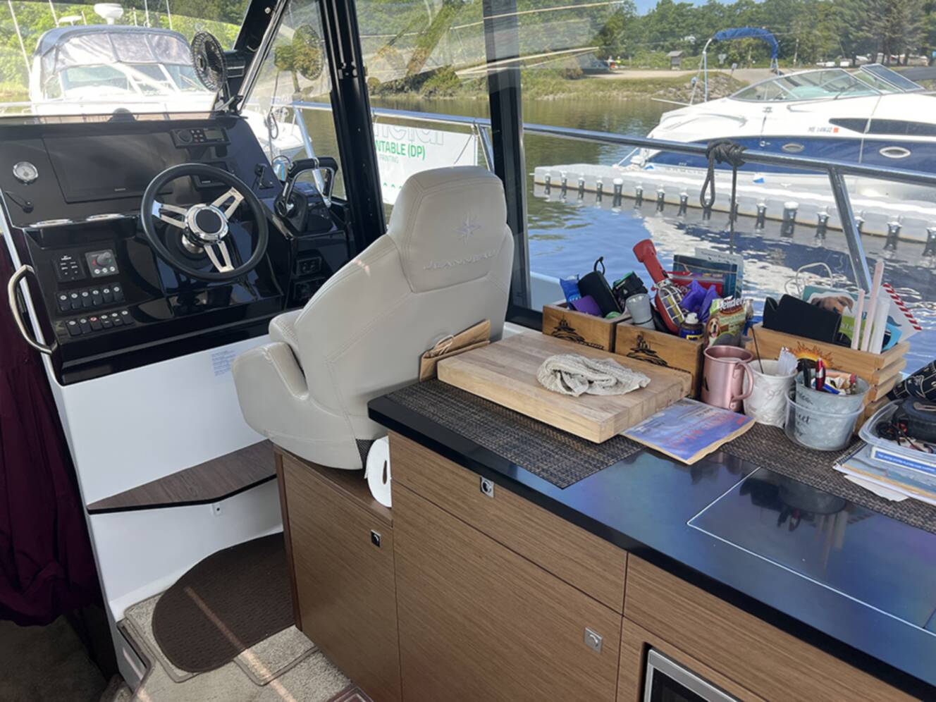 A photo of this 2020 Jeanneau NC 1095