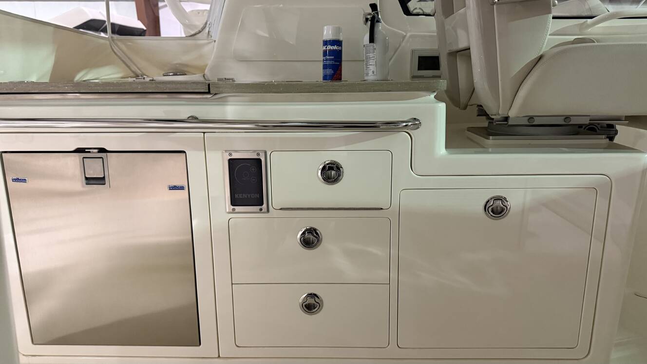 A photo of this 2021 Boston Whaler 380 Realm