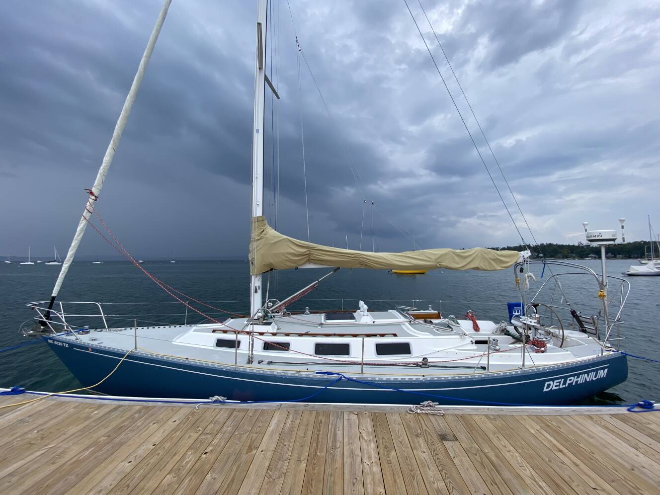A photo of this 1989 J/Boats J/40