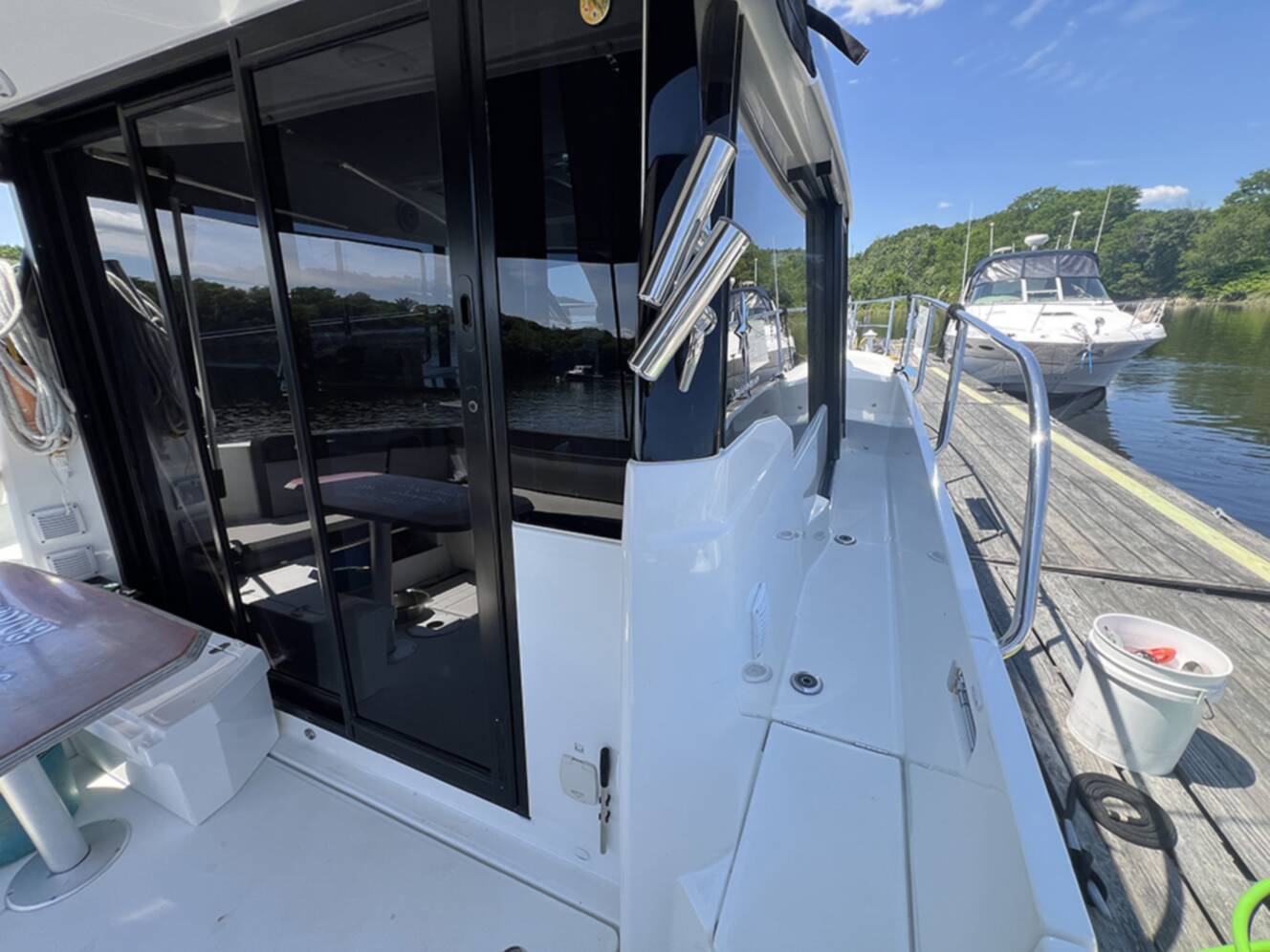 A photo of this 2020 Jeanneau NC 1095