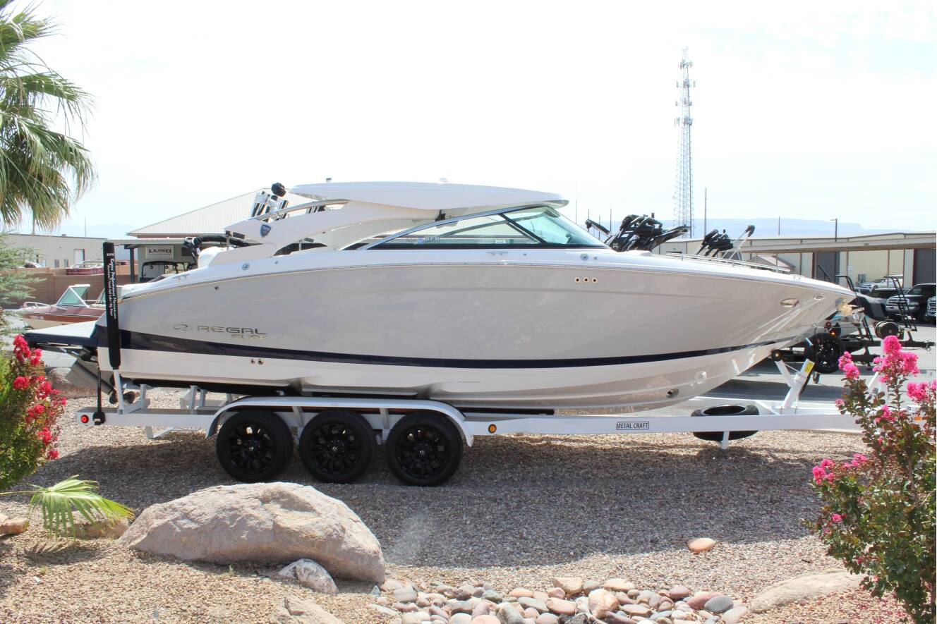 A photo of this 2026 Regal LS9 Surf Ultimate