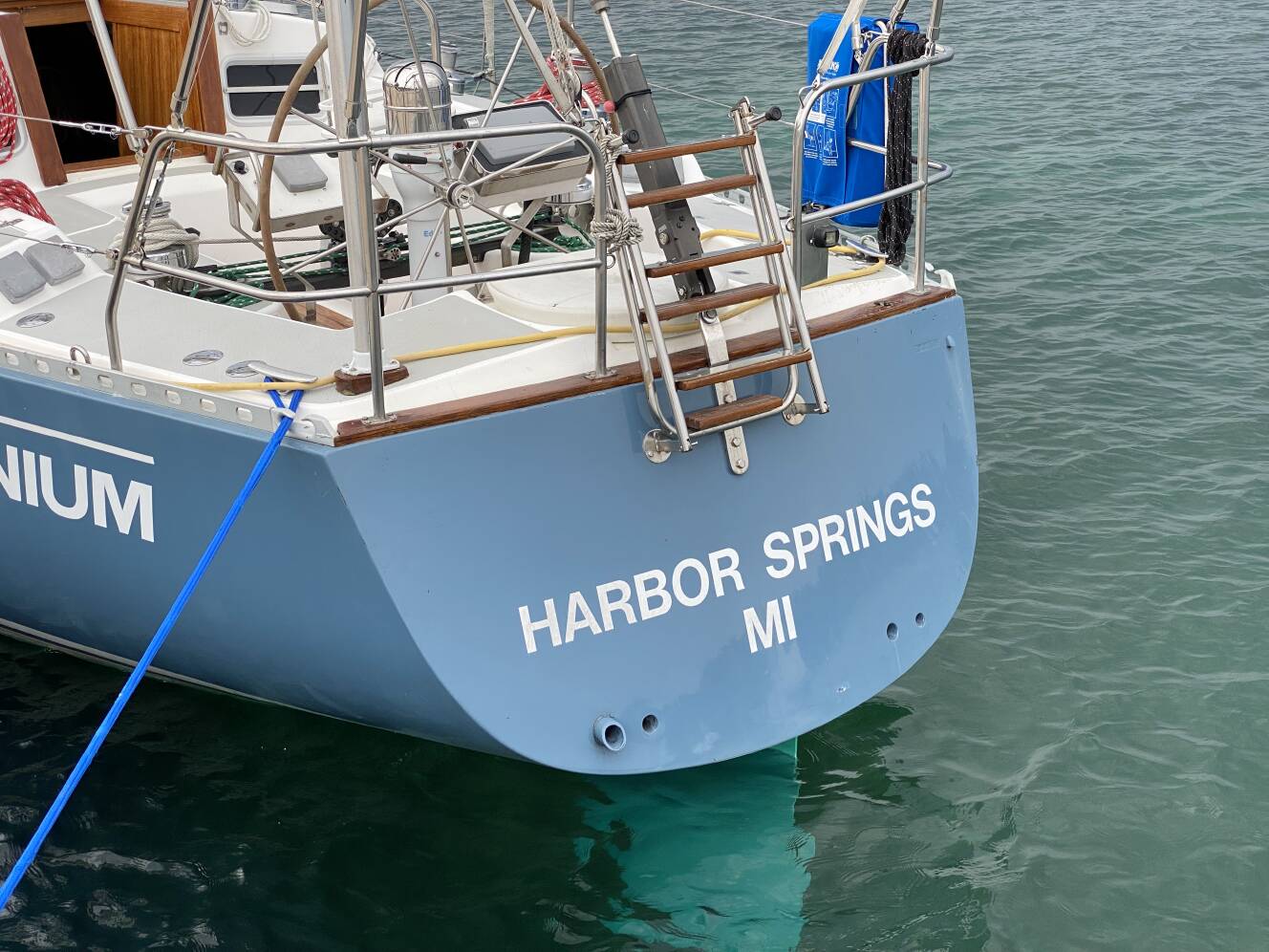 A photo of this 1989 J/Boats J/40