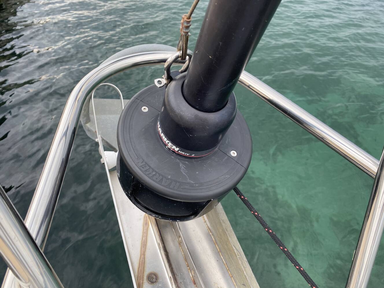 A photo of this 1989 J/Boats J/40