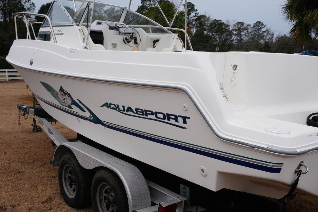 2000 Aquasport 225 Explorer in savannah GA