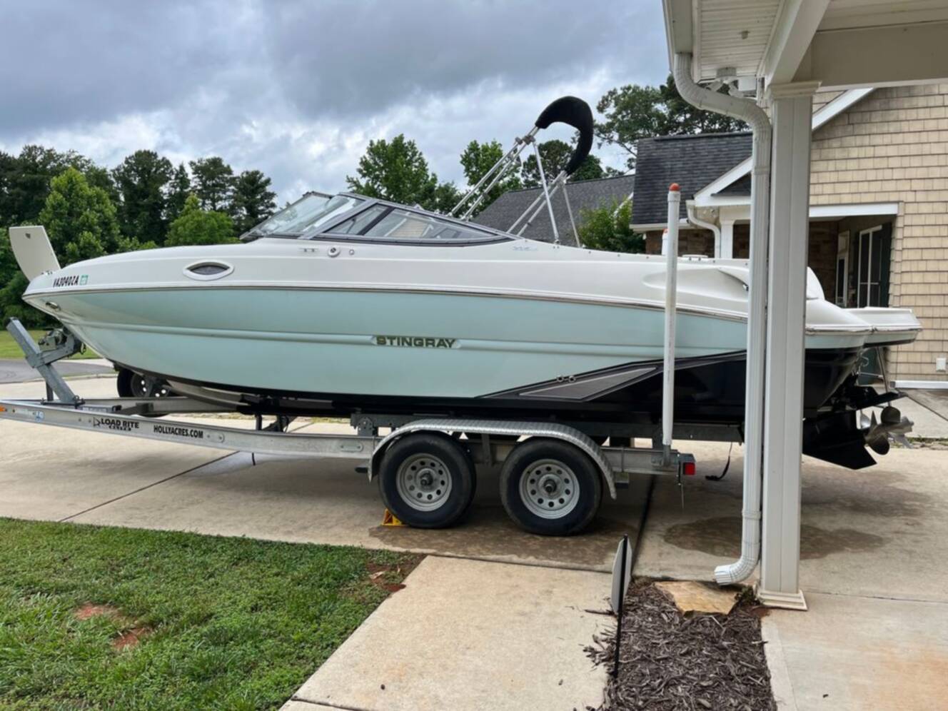 A photo of this 2018 Stingray 235LR