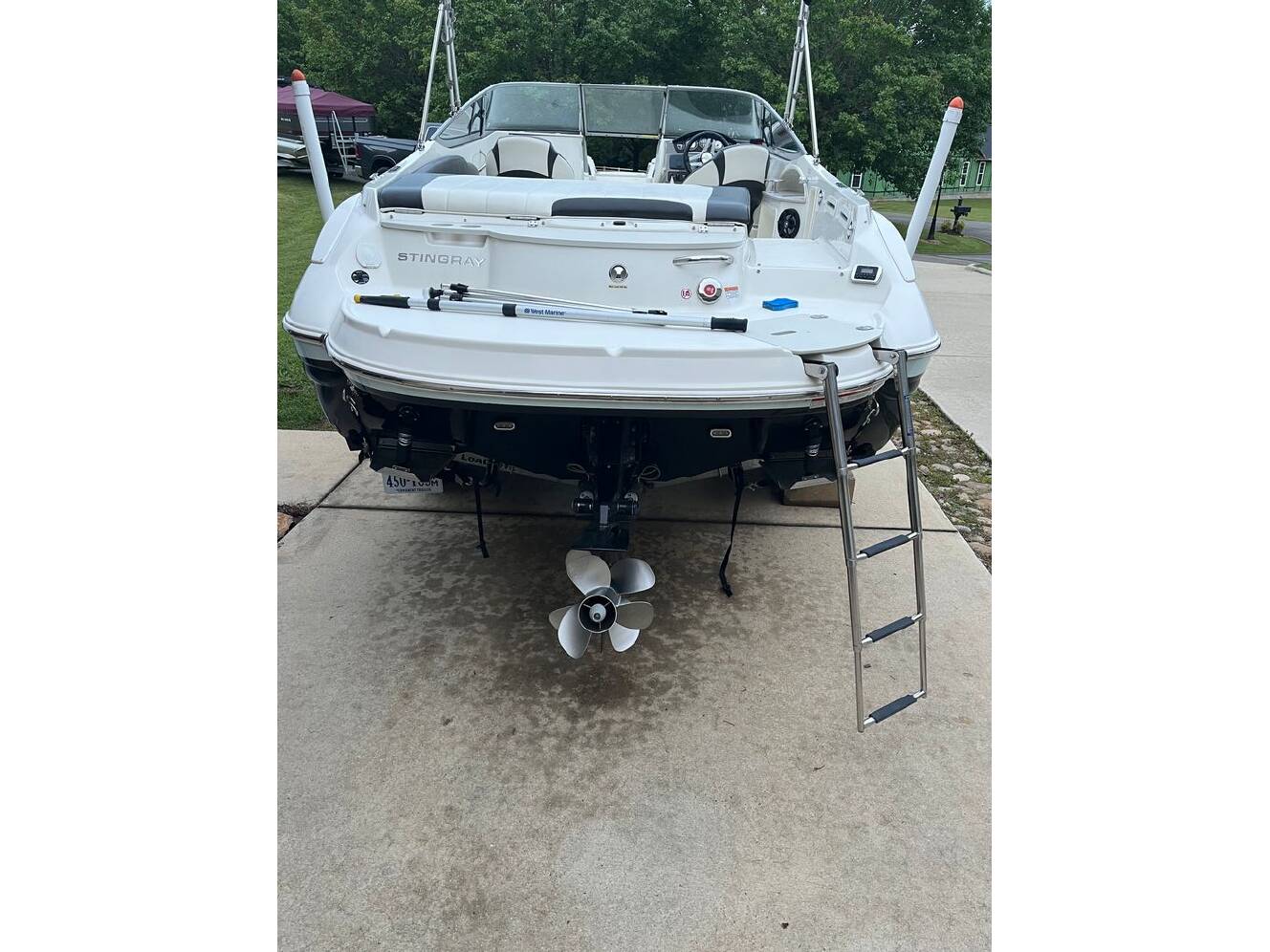 A photo of this 2018 Stingray 235LR