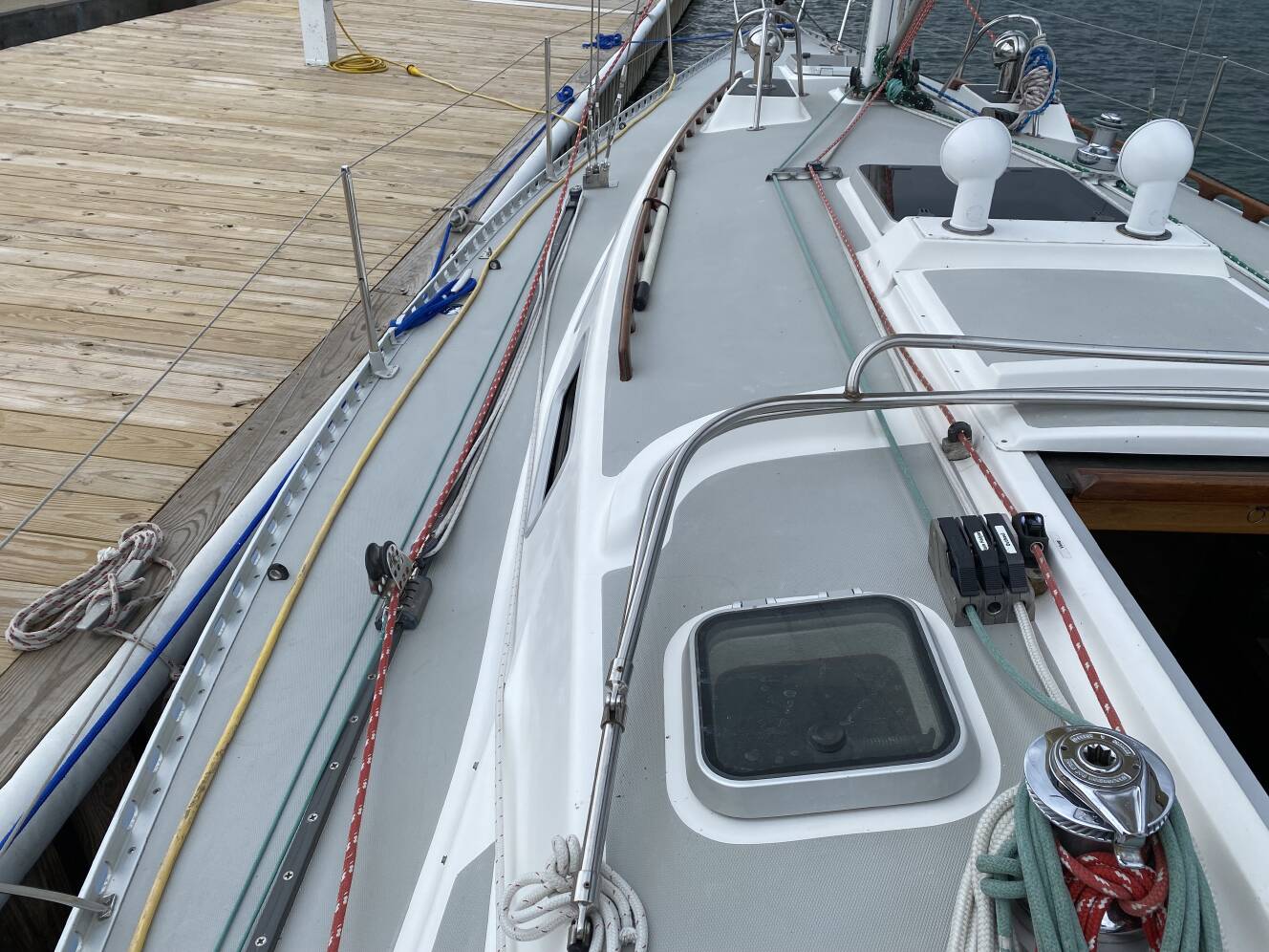 A photo of this 1989 J/Boats J/40