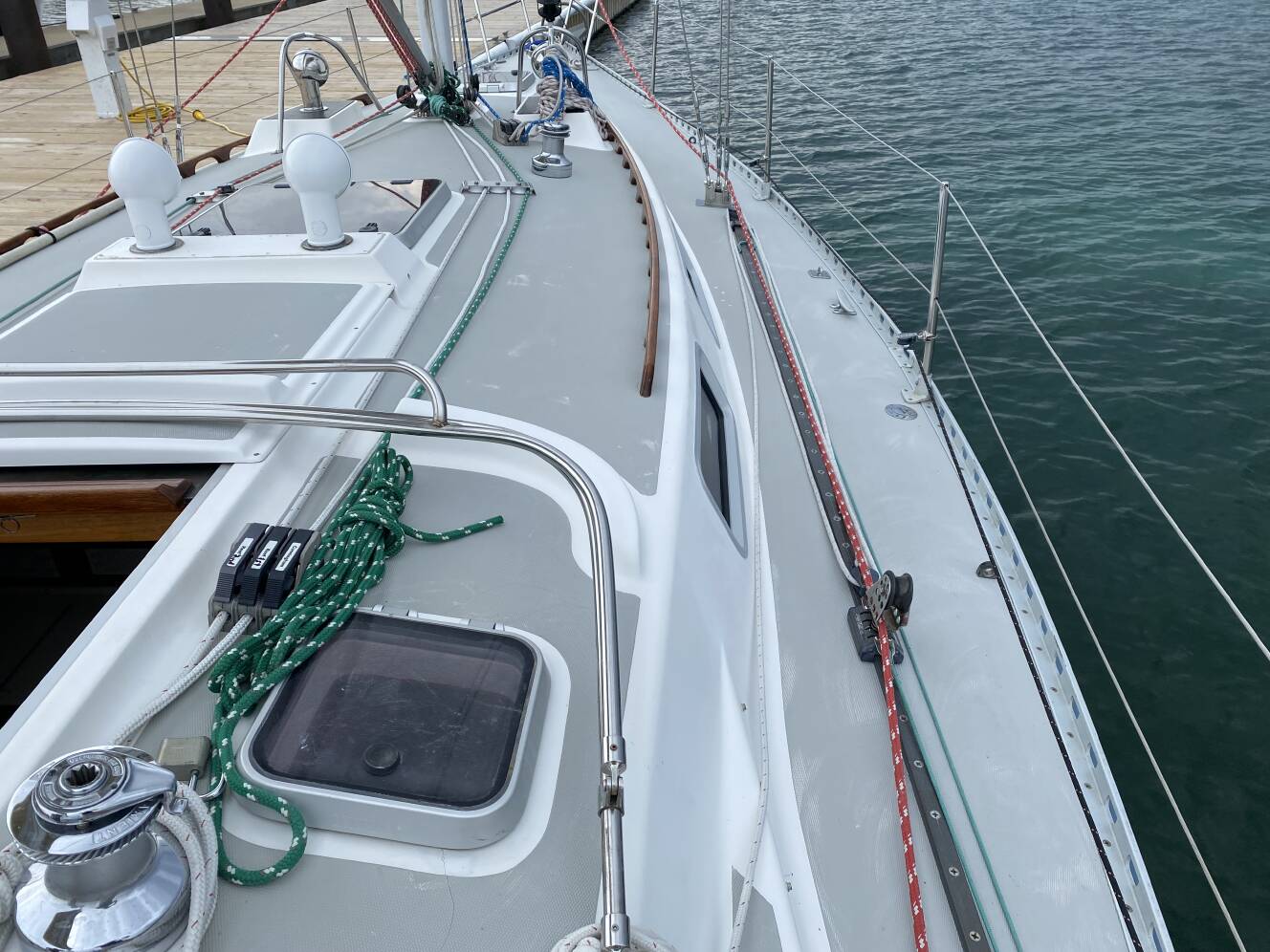 A photo of this 1989 J/Boats J/40