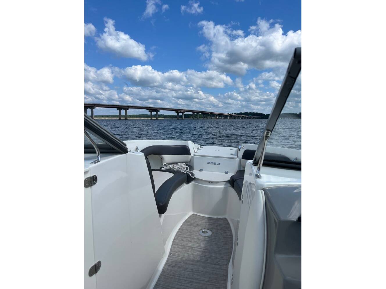 A photo of this 2018 Stingray 235LR