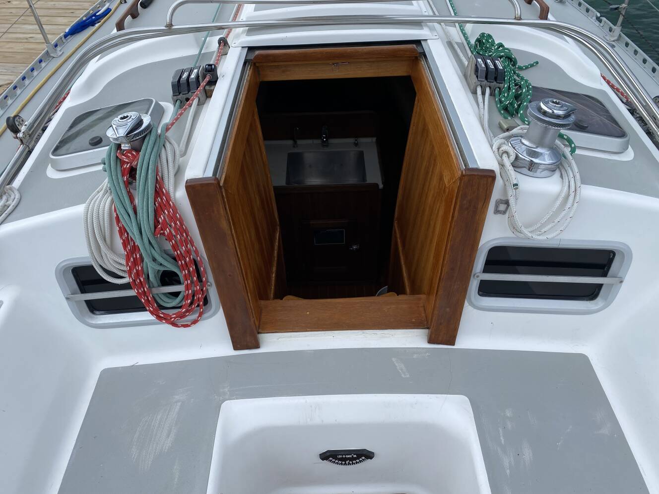 A photo of this 1989 J/Boats J/40