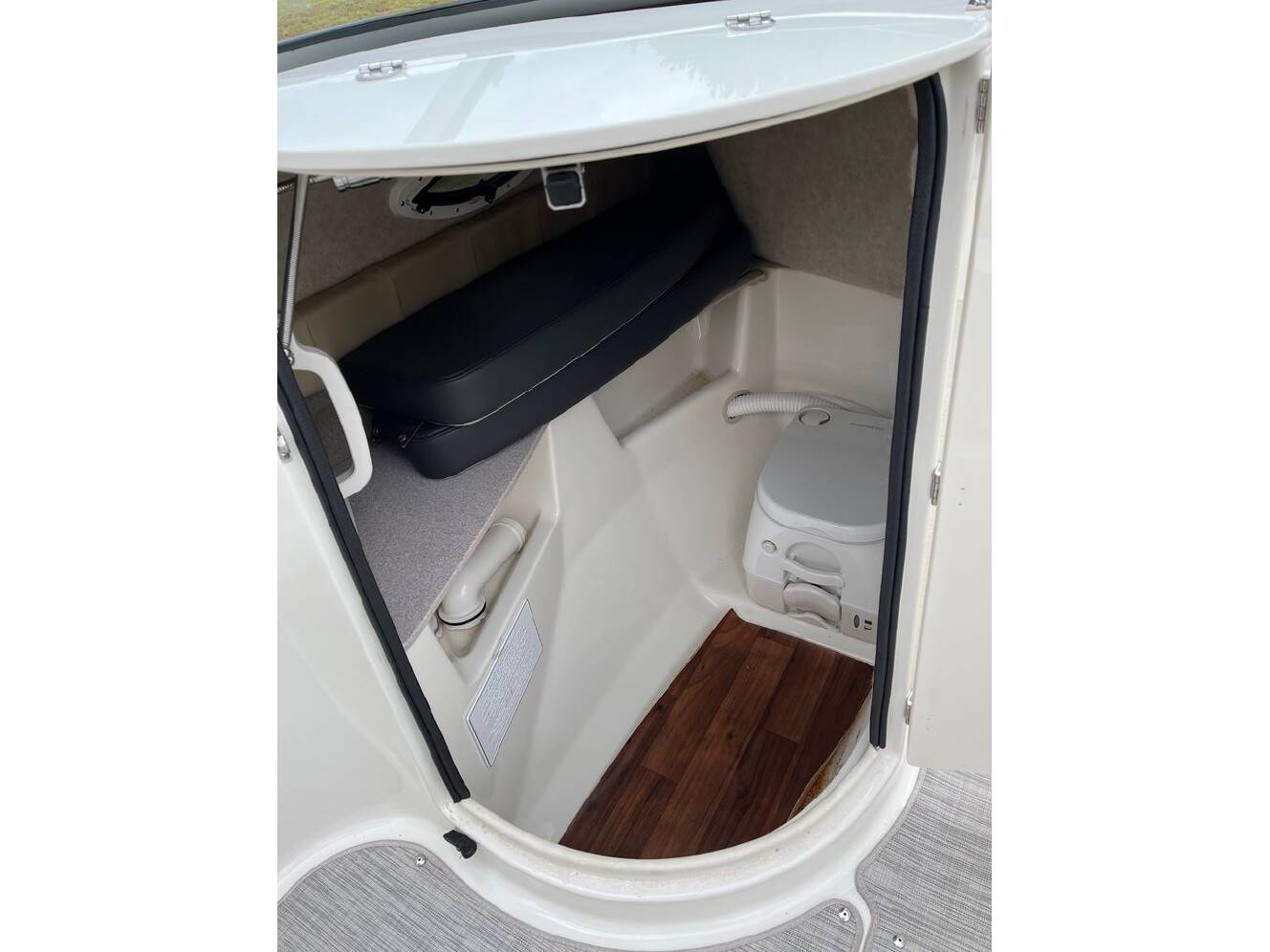 A photo of this 2018 Stingray 235LR