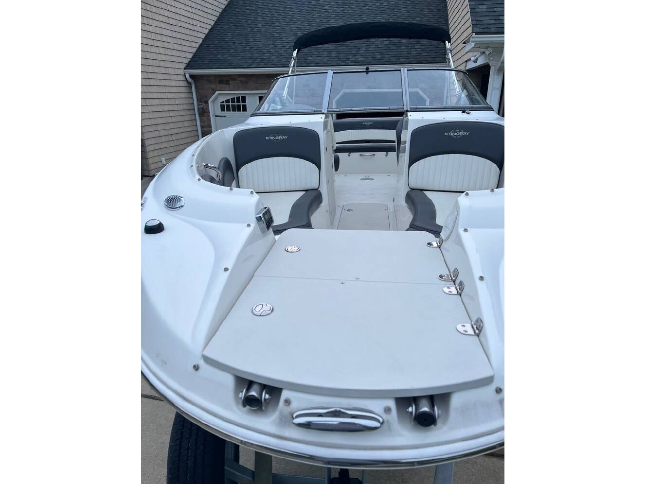 A photo of this 2018 Stingray 235LR