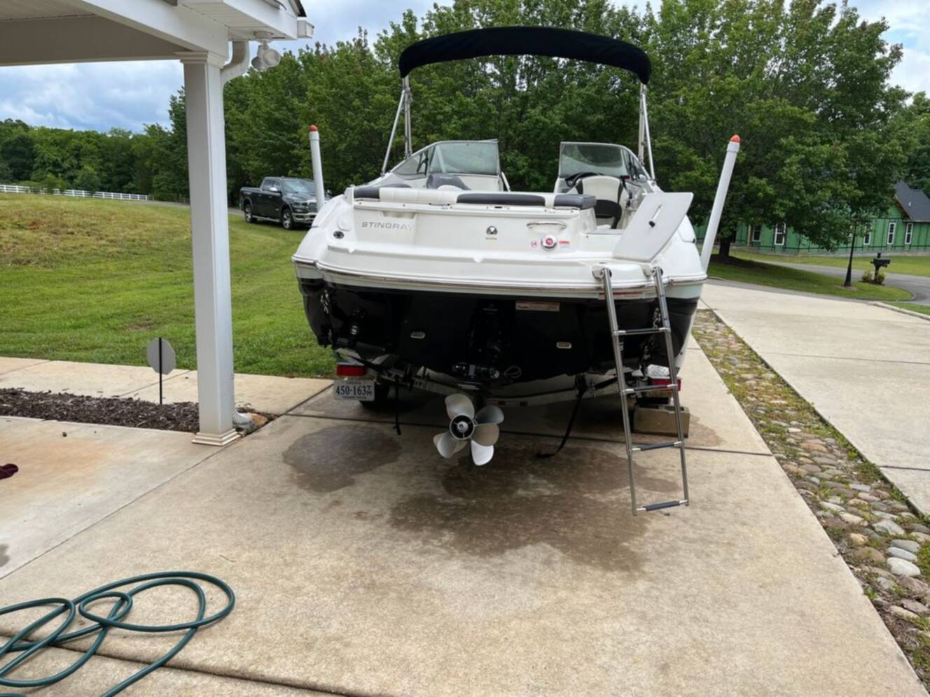 A photo of this 2018 Stingray 235LR