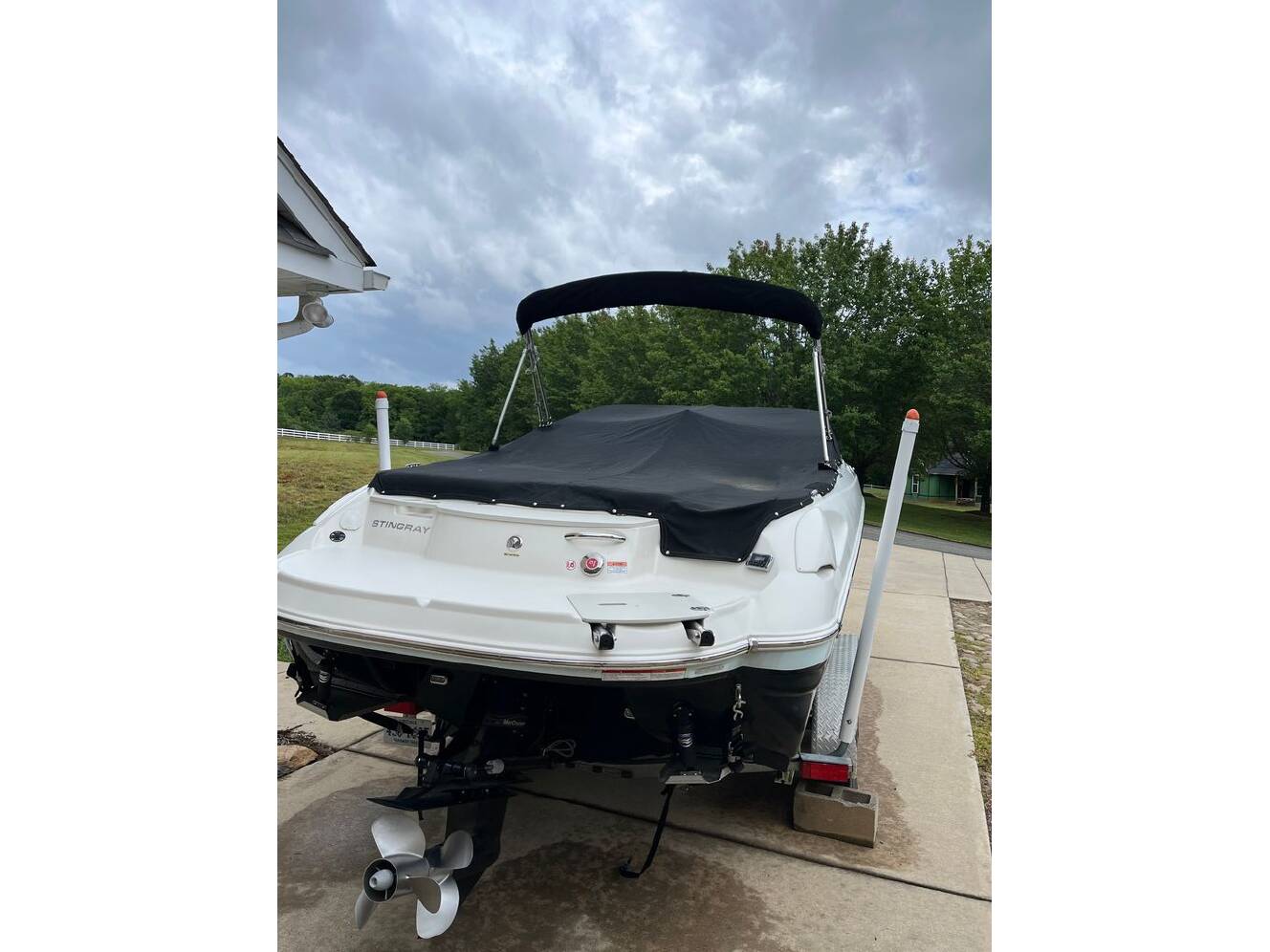 A photo of this 2018 Stingray 235LR