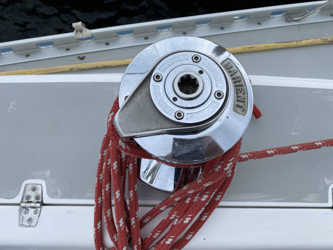A photo of this 1989 J/Boats J/40