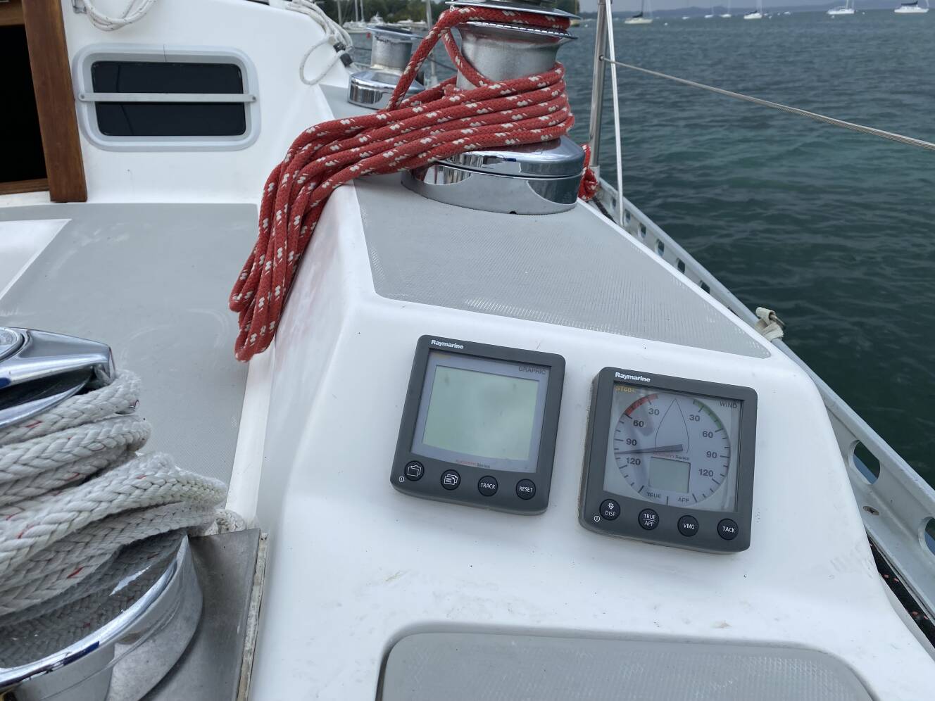 A photo of this 1989 J/Boats J/40