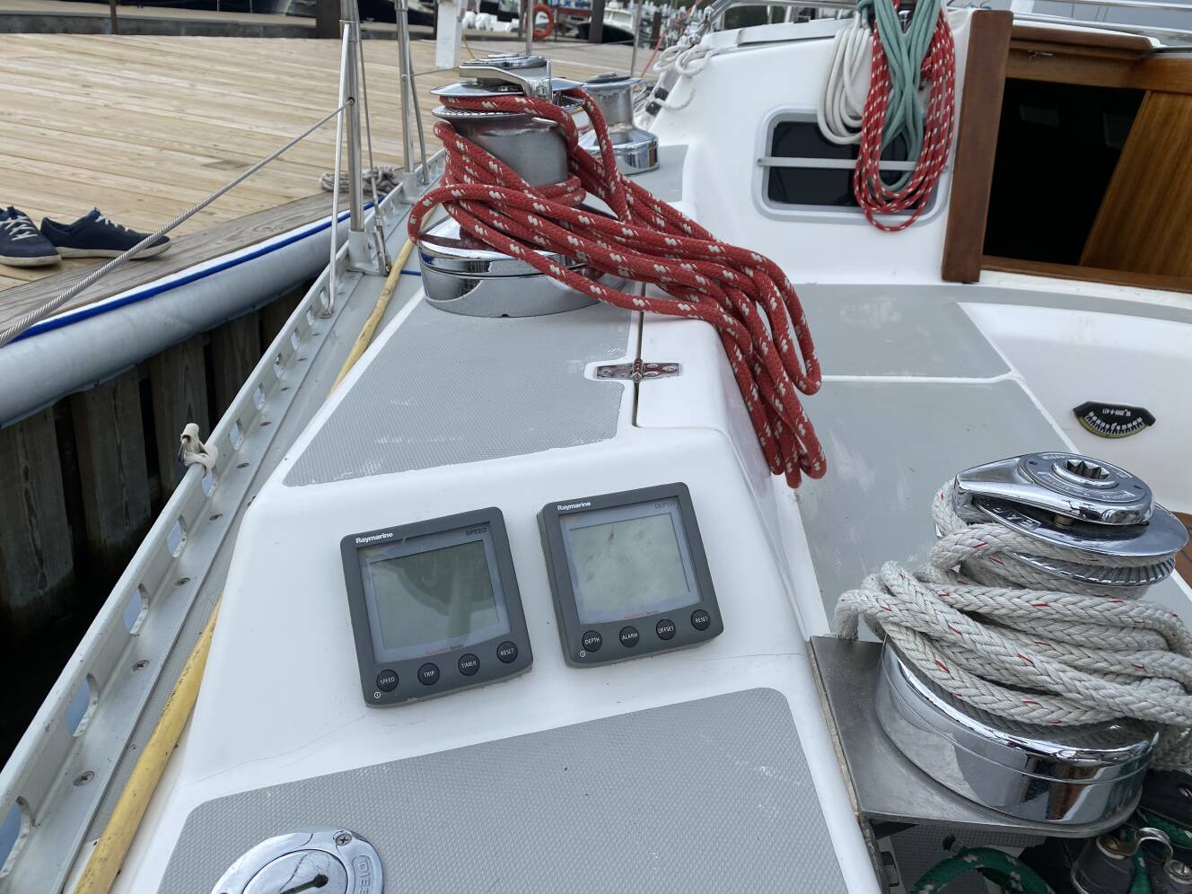 A photo of this 1989 J/Boats J/40