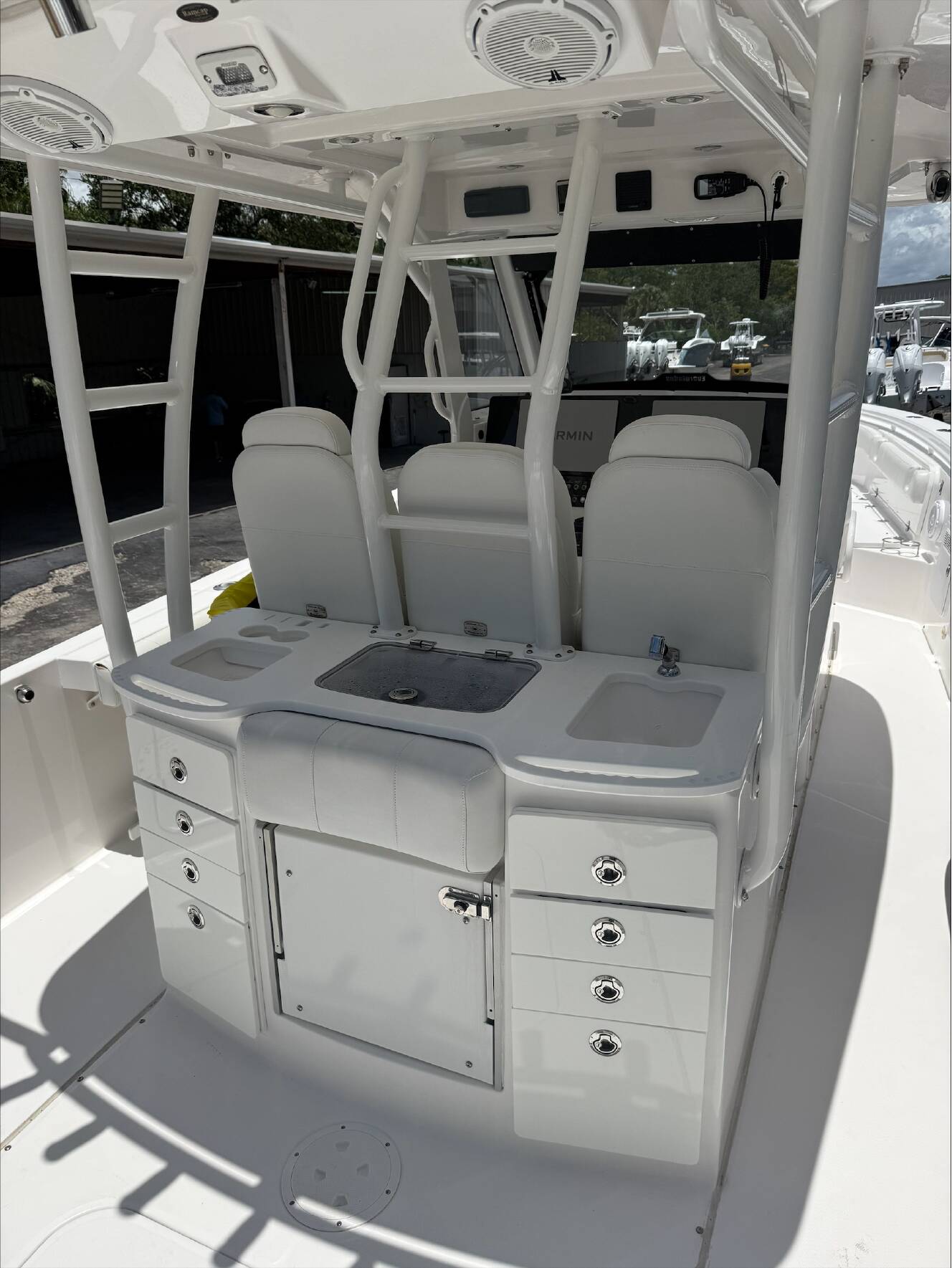A photo of this 2019 Everglades 355 CC