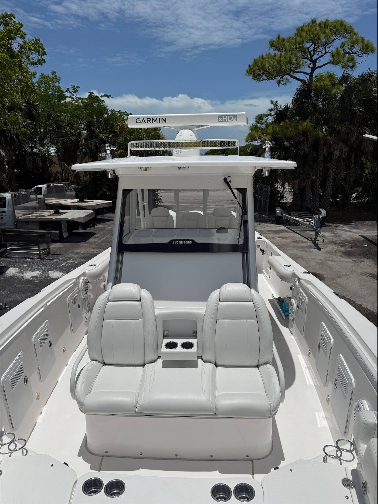 A photo of this 2019 Everglades 355 CC