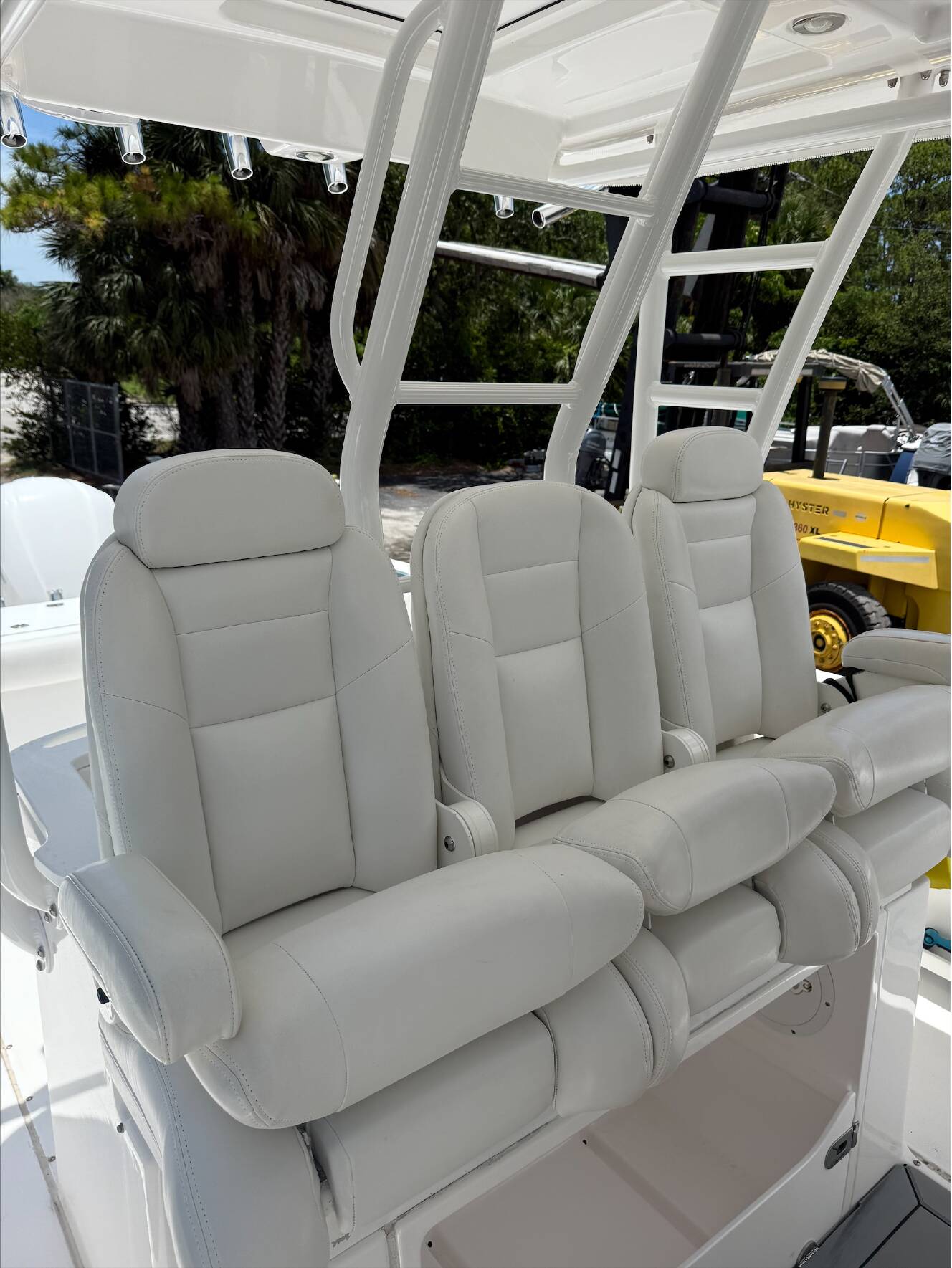 A photo of this 2019 Everglades 355 CC